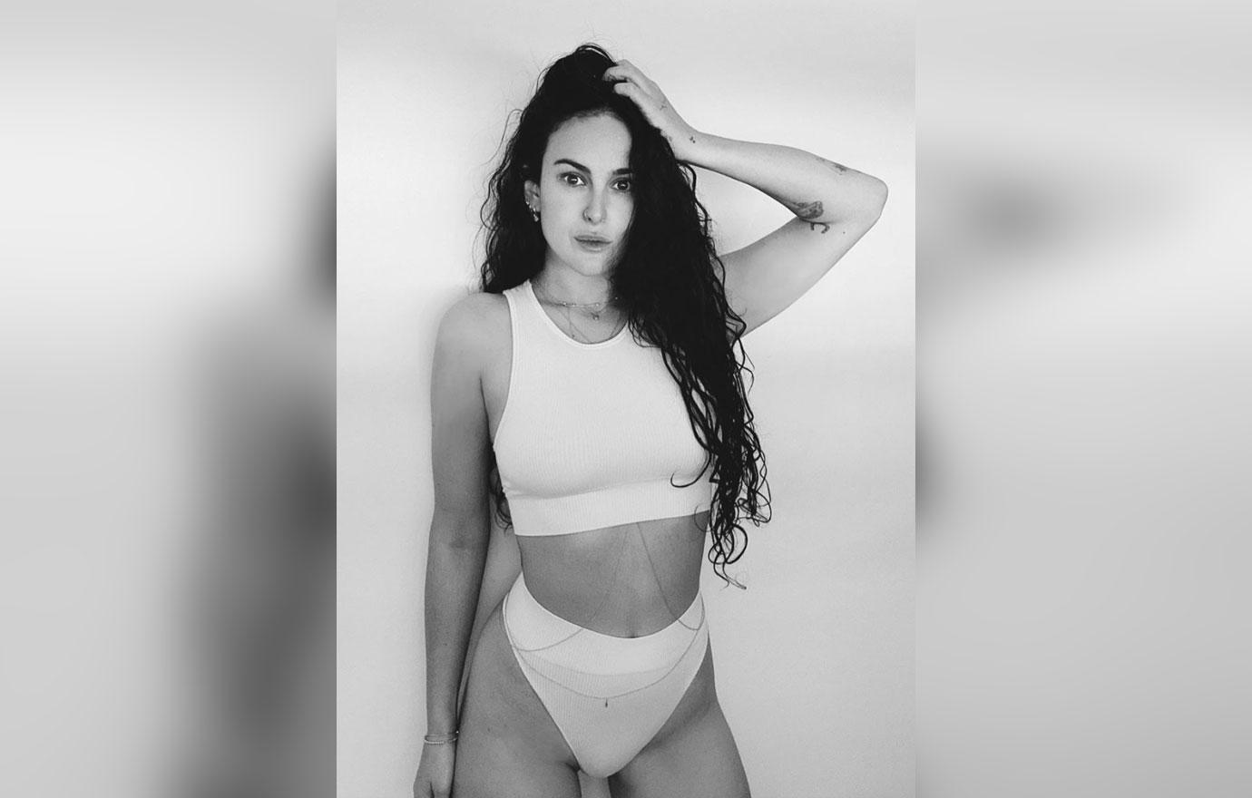 Rumer Willis Wears SKIMS Bra and Underwear in Unedited Video to