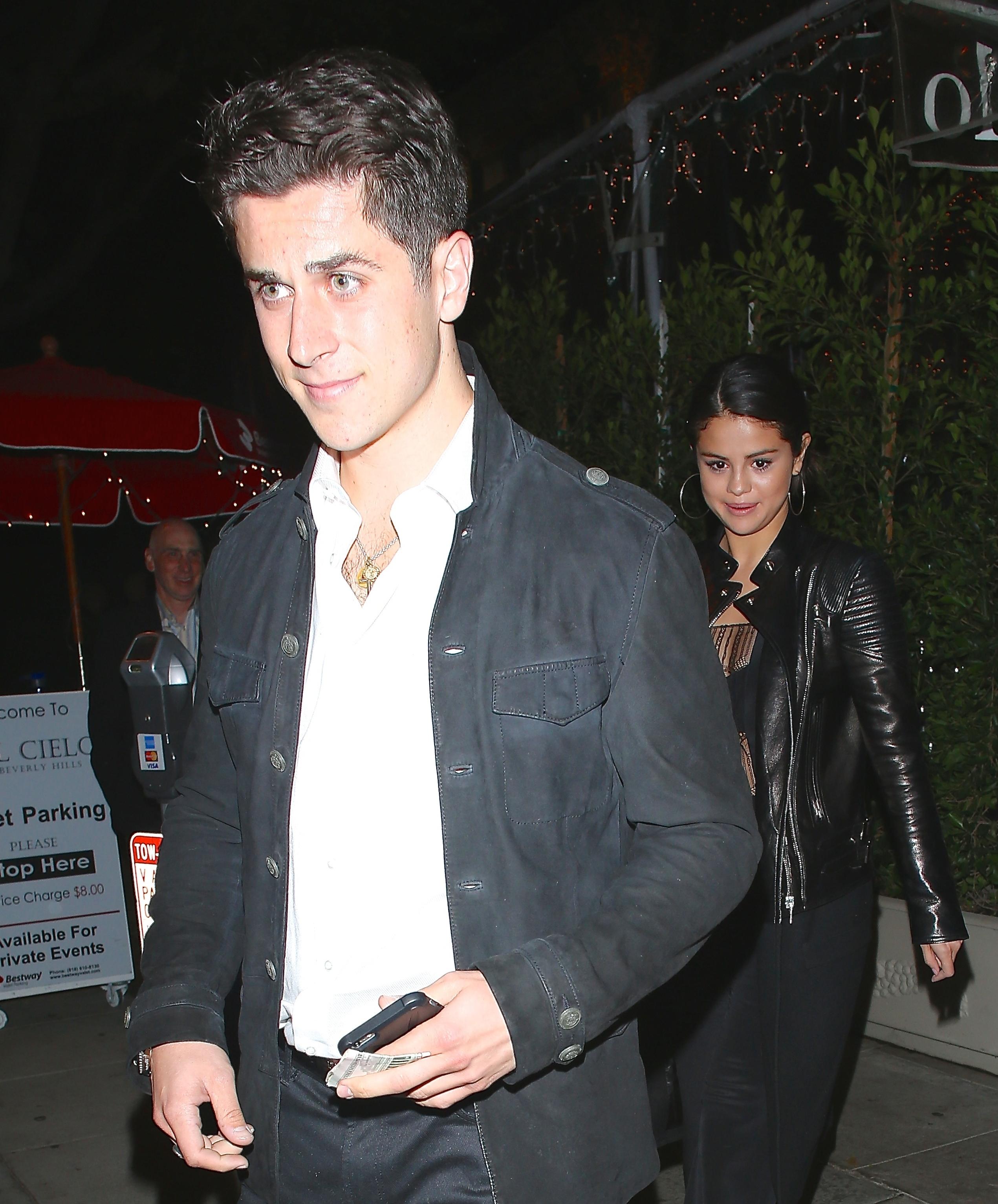 Selena Gomez enjoys a romantic dinner at Il Cielo