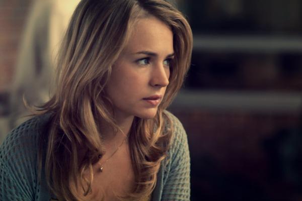 britt-robertson-1