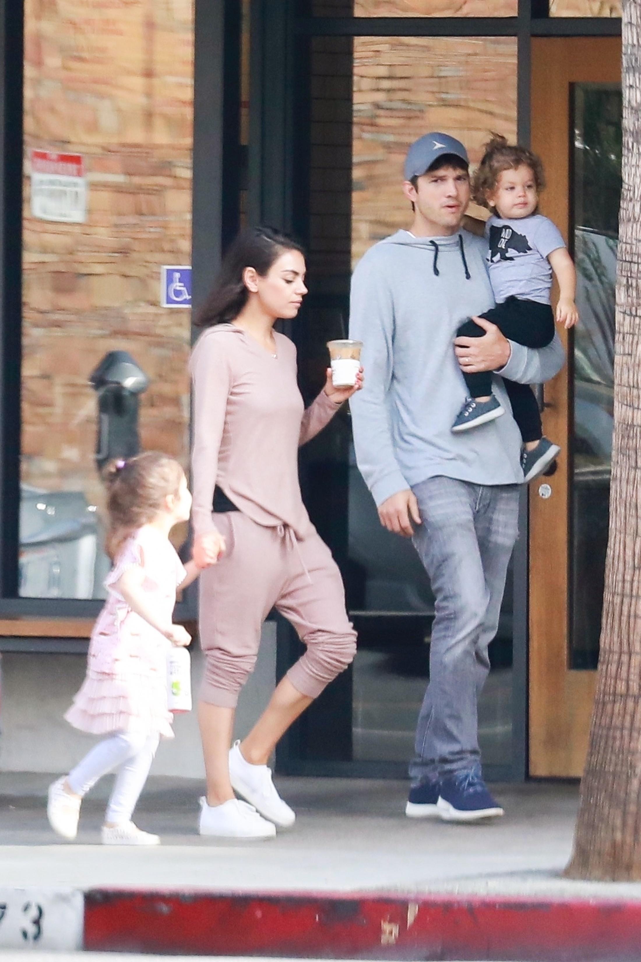 *EXCLUSIVE* Ashton Kutcher and Mila Kunis head to Joan&#8217;s on Third for breakfast with the kids