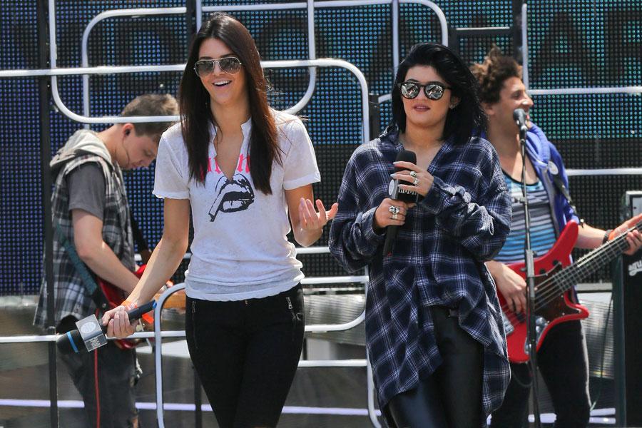 Kendall jenner kylie jenner reality show splash 02