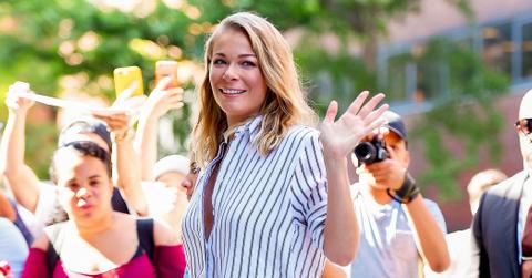 LeAnn Rimes Rocks Slender Legs In NYC Photos hero