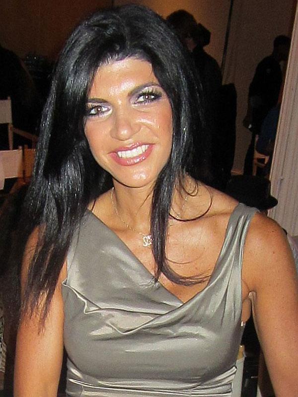 Teresa giudice tweets pope from prison 04