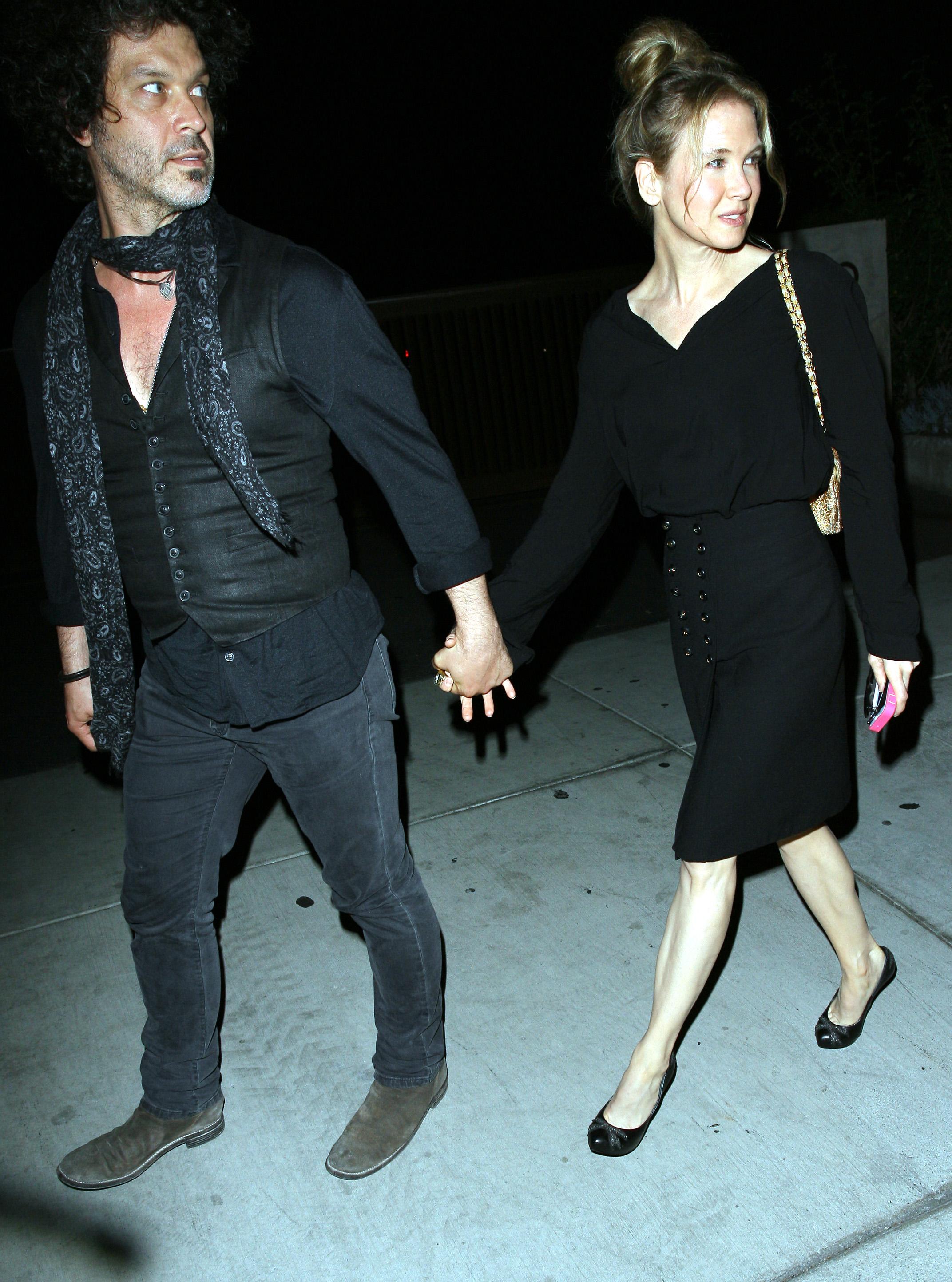 Renee Zellweger and her boyfriend Doyle Bramhall II dine at Craig&#039;s in West Hollywood, CA