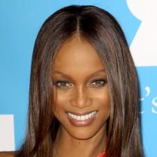 2009__11__tyrabanks 225×224.jpg