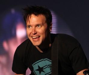 2010__11__Mark_Hoppus_Nov22_news 296×300.jpg