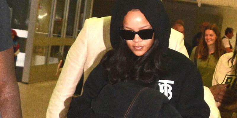 Rihanna airport post pic