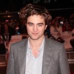 2010__05__Robert_Pattinson_April28newsnea 149×150.jpg