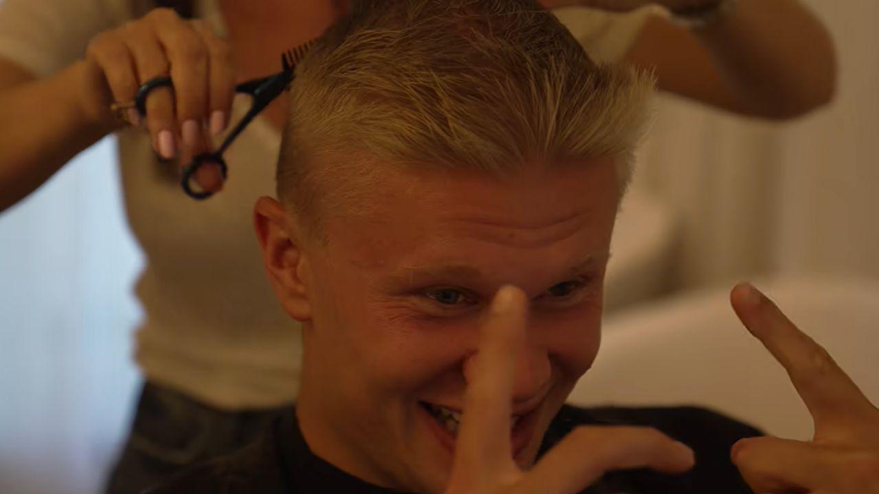Image of Erling Haaland compared his changing hairstyle to the famous movie character Kevin from 'Home Alone.'