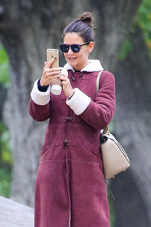 Suri cruise date katie holmes new york city park 03