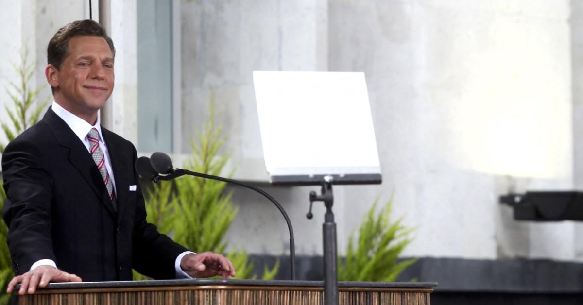 Photo of David Miscavige