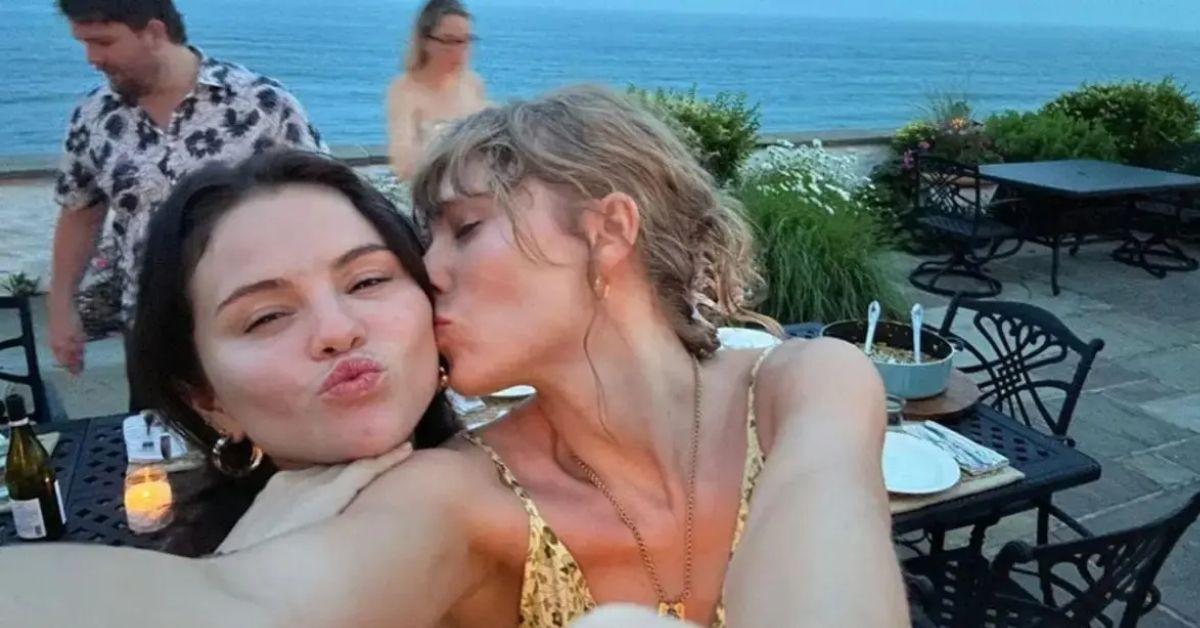 Photo of Selena Gomez and Taylor Swift
