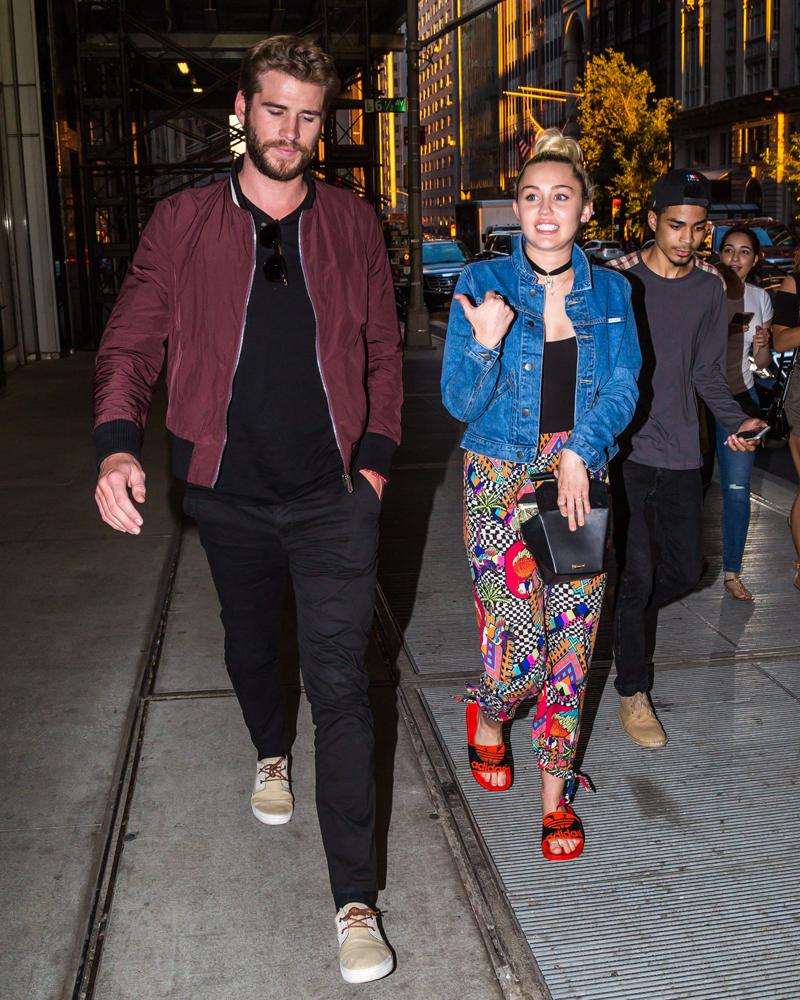 miley cyrus liam hemsworth engaged wedding plans