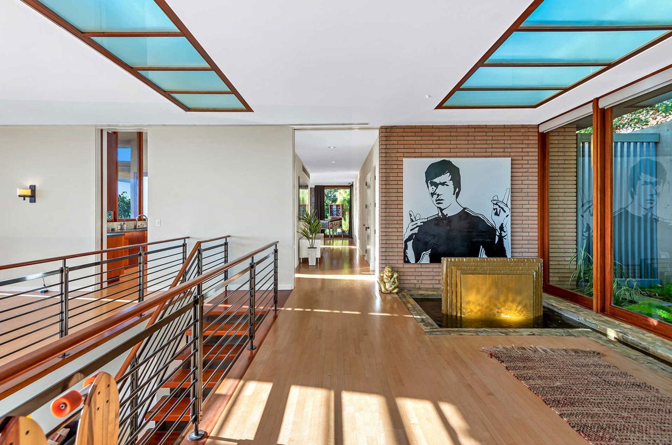 Zac Efron Lists Home In The Los Feliz Oaks