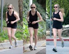 2010__03__Amanda_Seyfried_March23_main 225×176.jpg