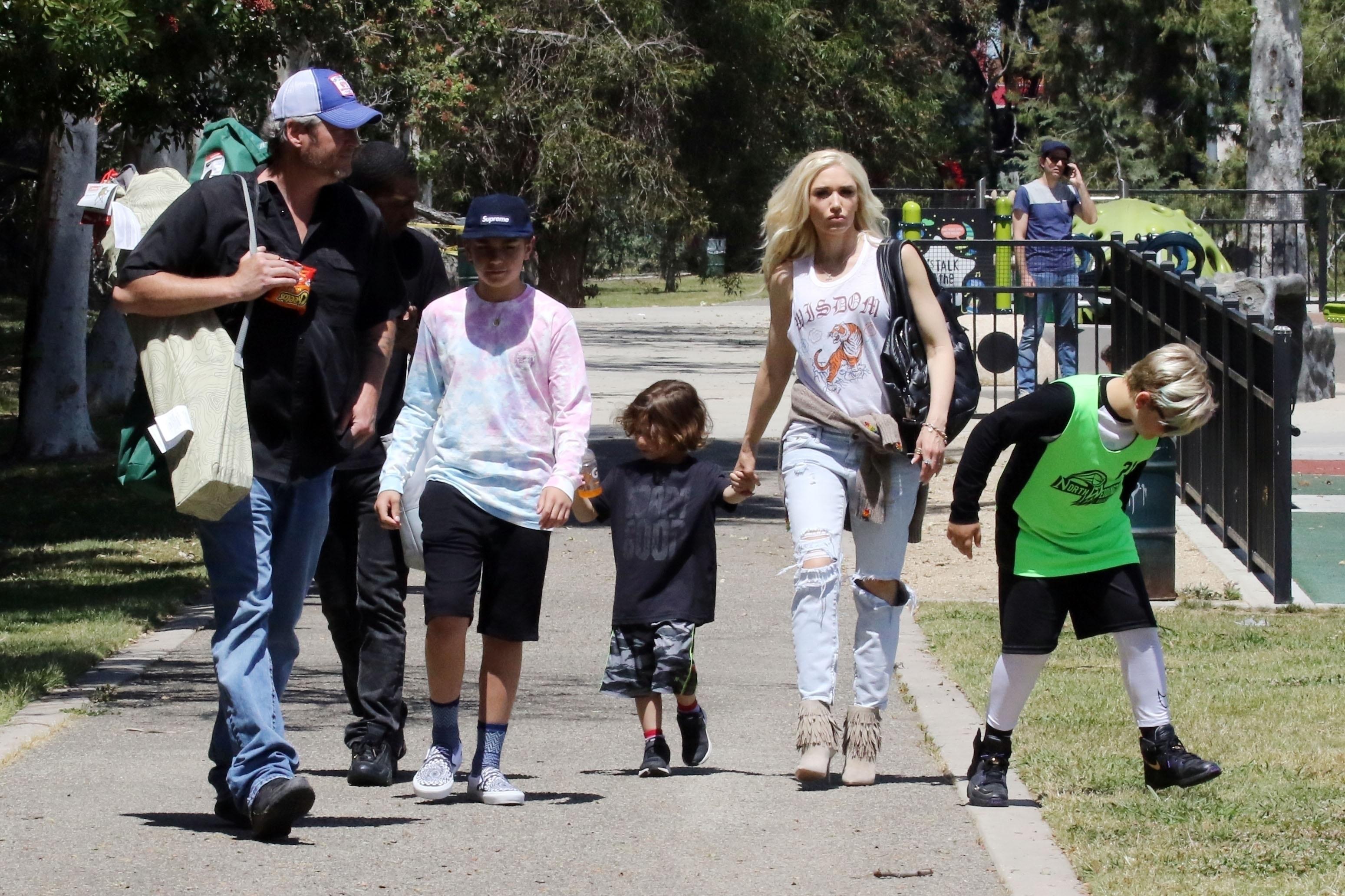 *EXCLUSIVE* Gwen Stefani and Blake Shelton spend time with the boys at a basketball game