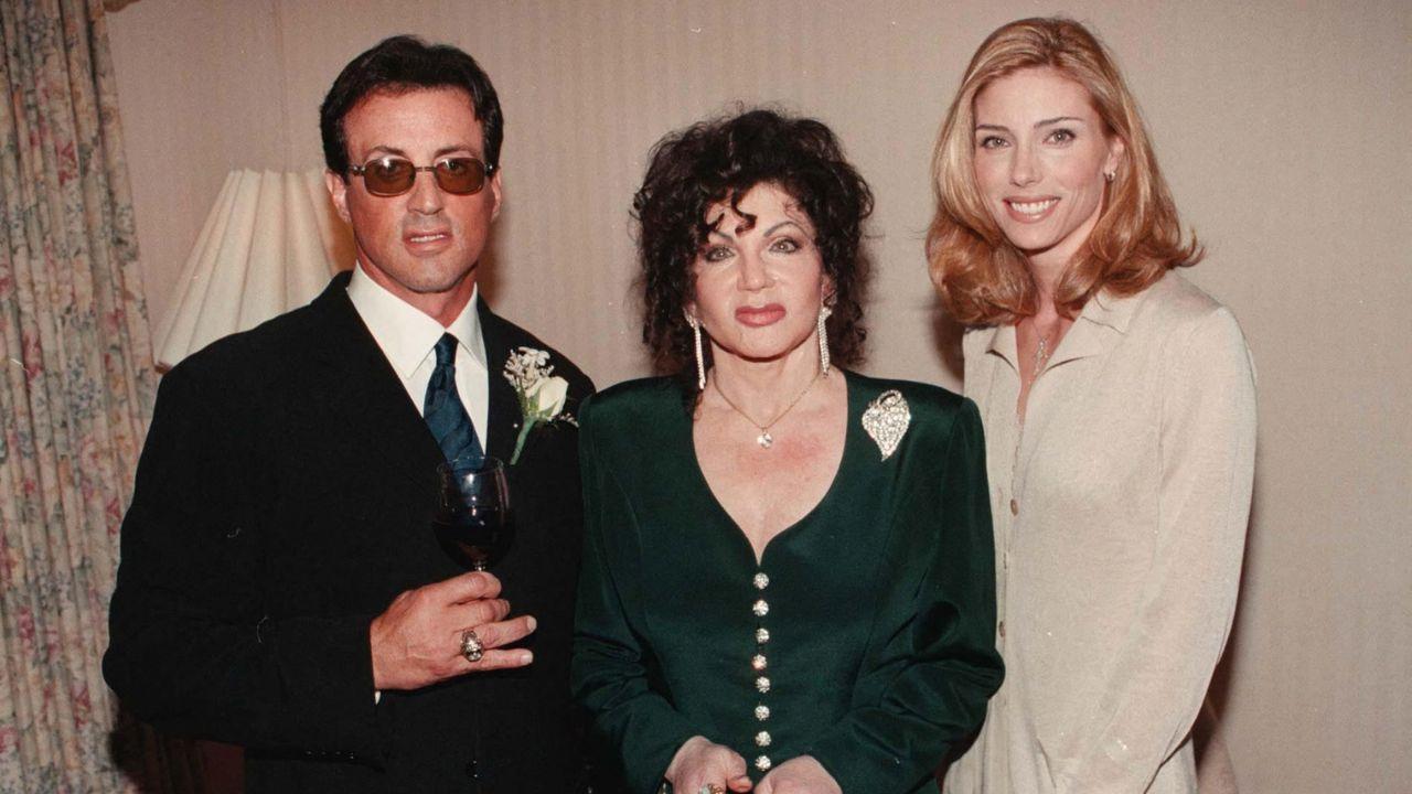 Image of Sylvester Stallone, Jackie Stallone, and Jennifer Flavin.
