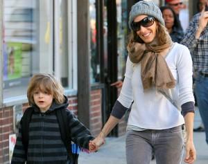2010__04__Sarah_Jessica_Parker_April20_main 300×237.jpg