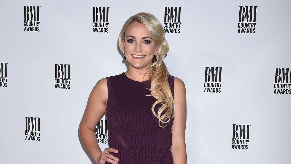 Photo of Britney Spears slammed Jamie Lynn Spears' memoir.
