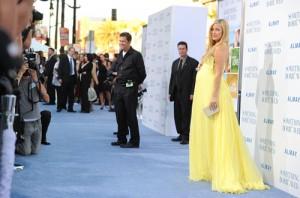 2011__05__kate_hudson_may4_000 300×198.jpg