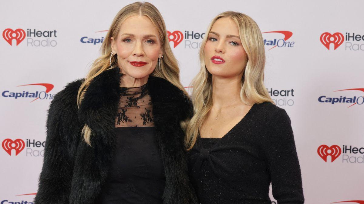 Photo of Jennie Garth and Fiona Facinelli