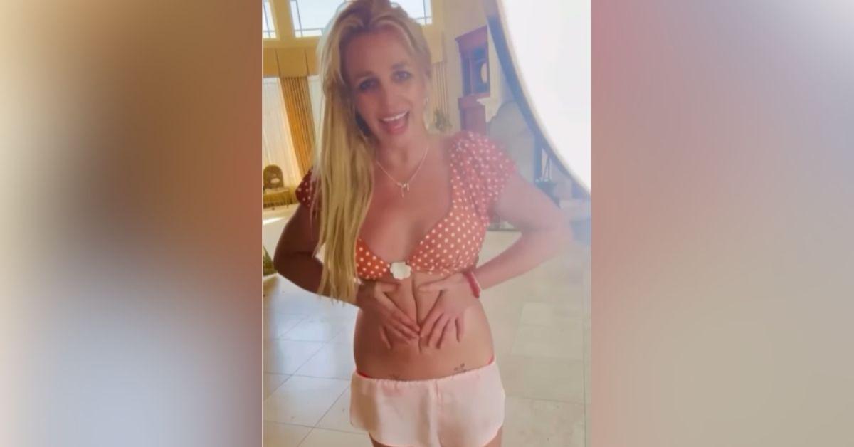 image of Fans are worried about Britney Spears' behavior and health.