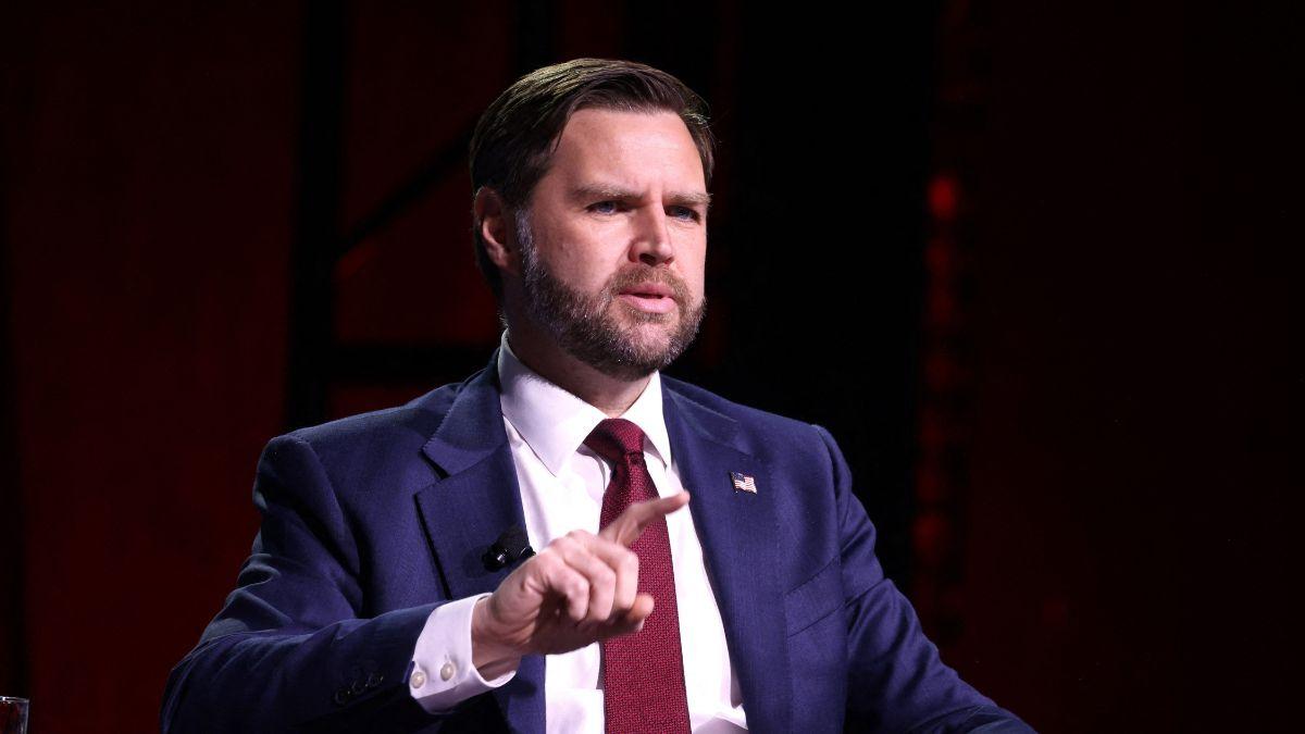 Image of Donald Trump joked he'll blame J.D. Vance if the Iran deal fails.