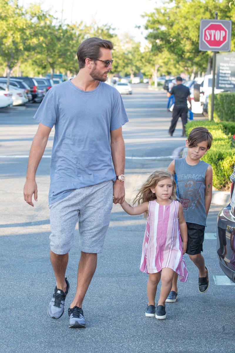 kourtney kardashian scott disick back together children