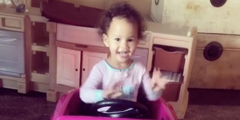 chrissy teigen daughter luna legend dance moves video pp