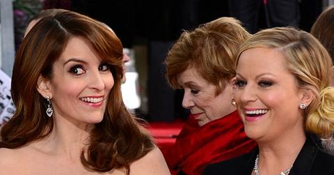 Ok_11313_news_amy poehler tina fey opening gg.jpg