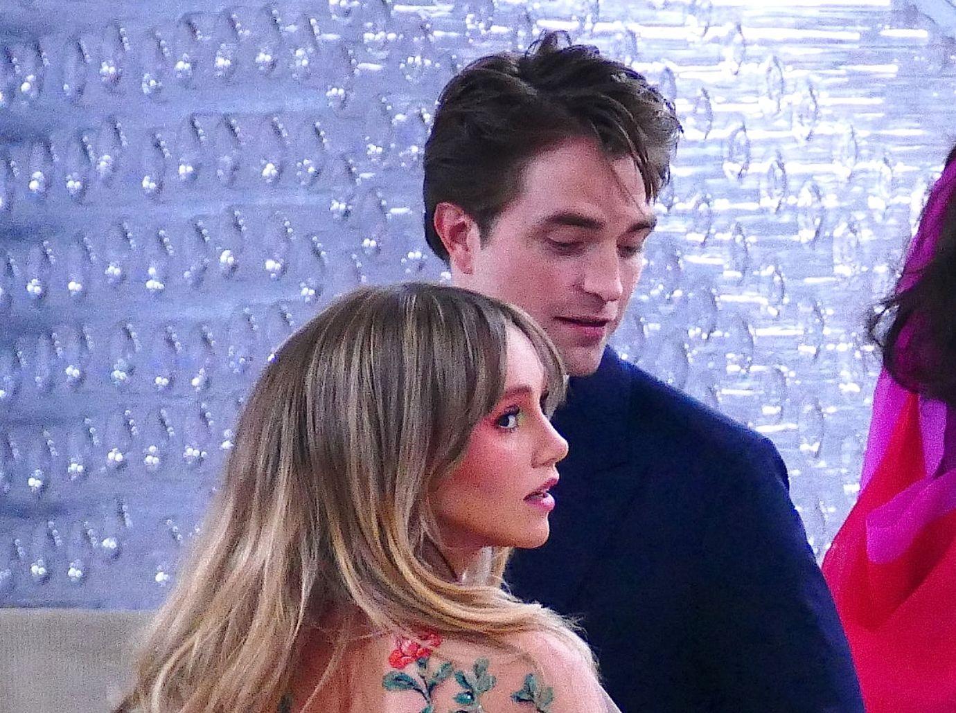 robert pattinson wants make official suki waterhouse after first child