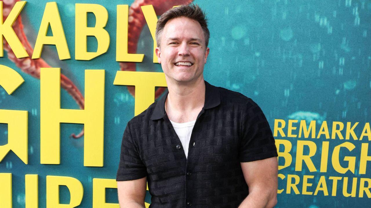 Image of Scott Porter received criticism for his blonde hair, while other fans praised his new look.