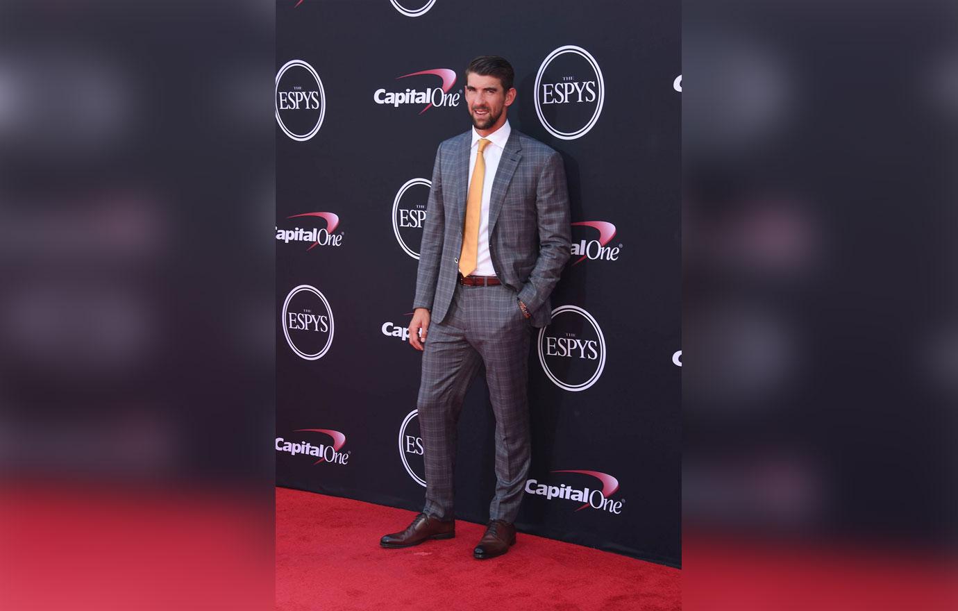 michael phelps on red carpet espys