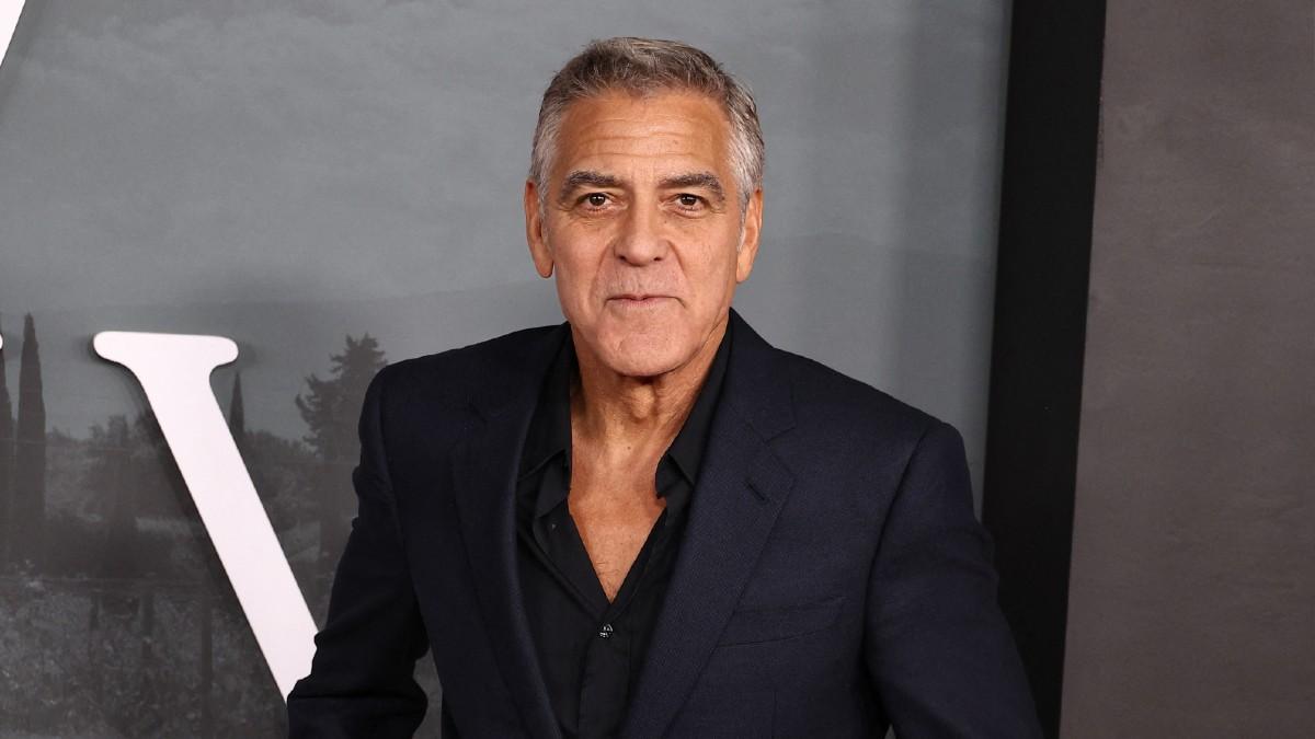 image of George Clooney defended the comedian. 