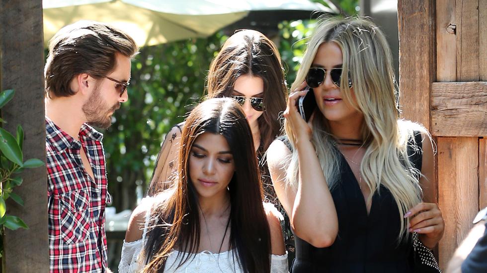 Khloe Kardashian,Kendall Kardashian has lunch with Kourtney Kardashian and Scott Disick