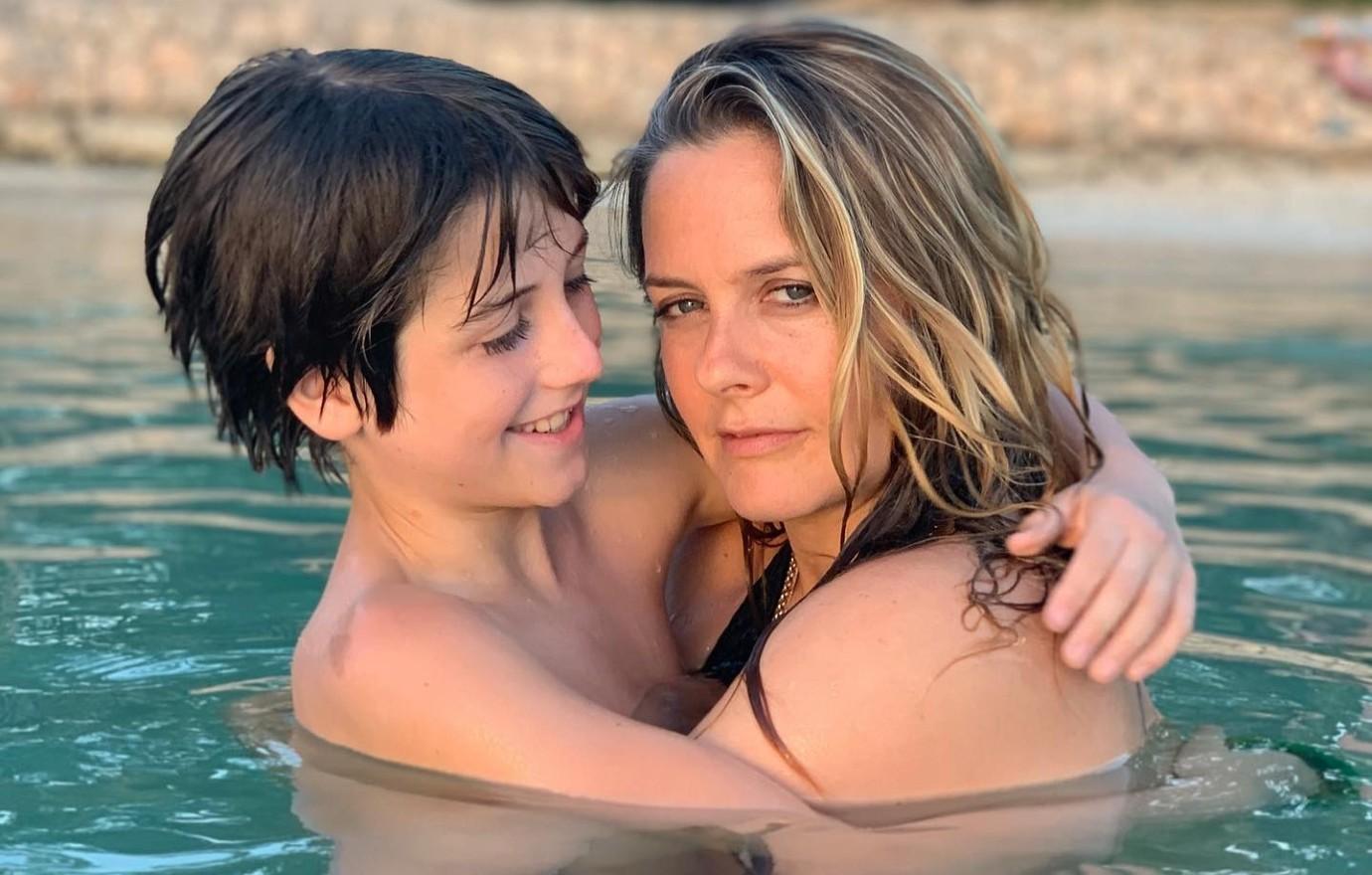 Alicia Silverstone Admits She Used To Feed Son By Pre-Chewing His Food