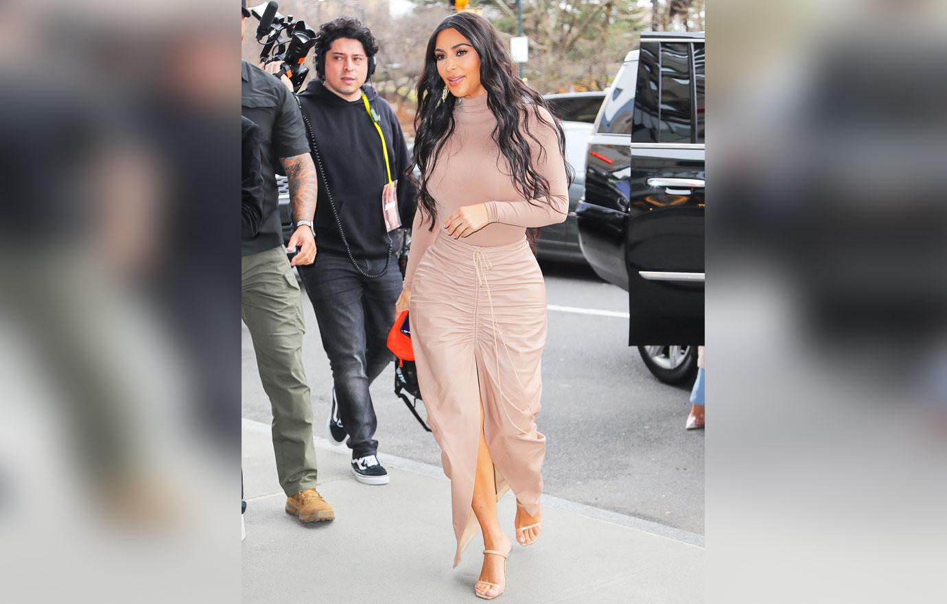 pete davidson chasing after kim kardashian since snl hosting gig spotted holding hands