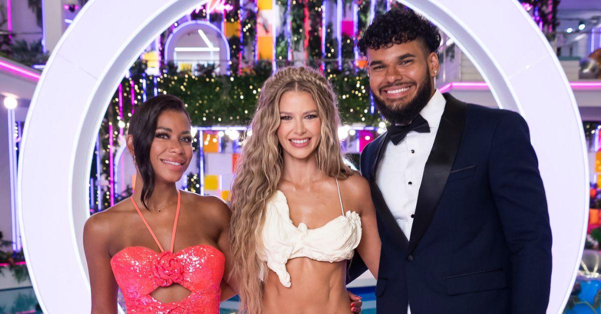 Photo of Amaya Espinal, Ariana Maddox and Bryan Arenales