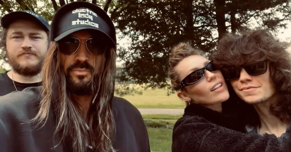 miley cyrus reunites estranged dad billy ray family feud