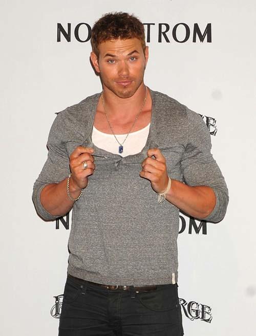 2011__08__Kellan Lutz Aug12 97_ _2.jpg