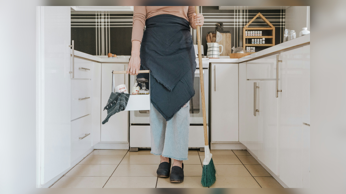 deep cleaning services vs regular cleaning whats the difference