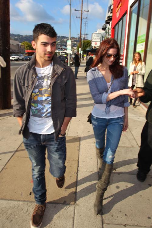 2011__02__Ashley_Joe_Jonas_Feb25_39_ _1.jpg