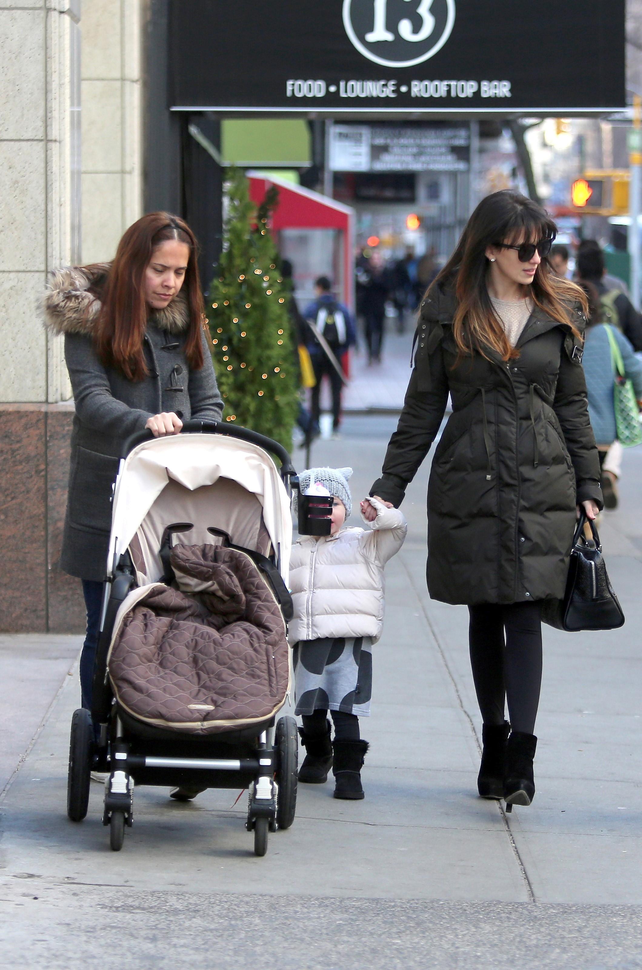 Hilaria baldwin daughter carmen nyc 03