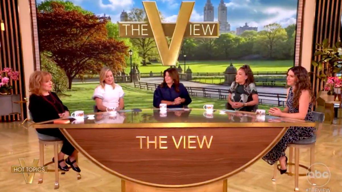 Photo of Ana Navarro blasted the president's administration for not granting a visa to parents trying to visit their terminally ill son. 