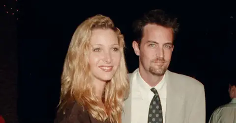 lisa kudrow memories matthew perry rewatching friends celebrating