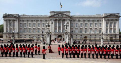 Buckingham palace christmas decorations pics