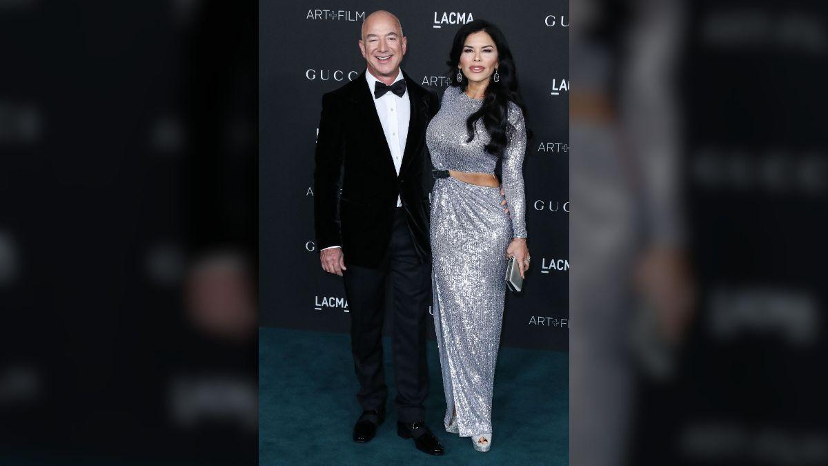 Photo of Lauren Sánchez hit the 2026 Met Gala red carpet solo, as her husband opted not to attend the event.