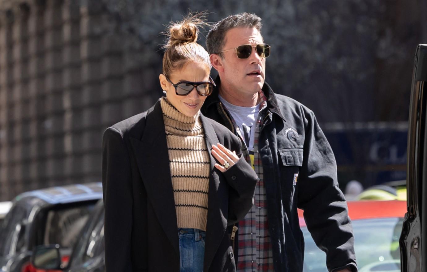 jennifer lopez ben affleck enjoying each other dinner date