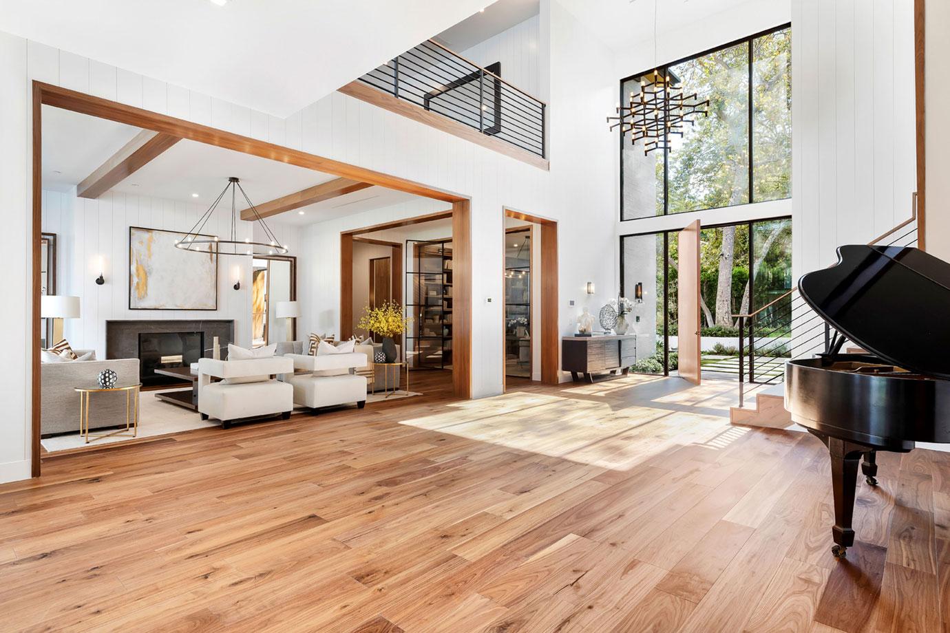 joe jonas and sophie turner sell stunning la estate for dollar million