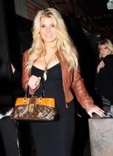 2010__01__Jessica_Simpson_Monster_Cleavage 163×224.jpg